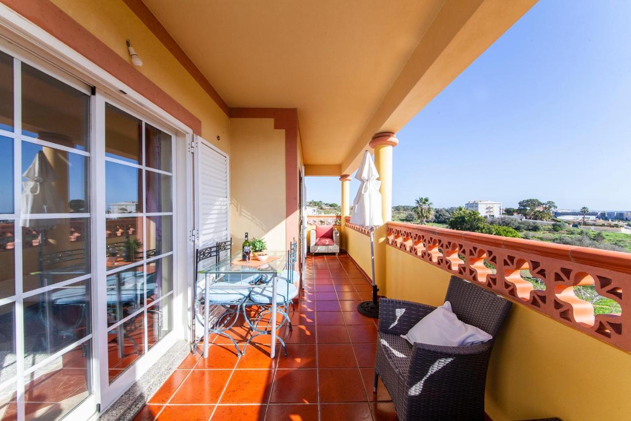 B47 - Walkway Beachview Place *